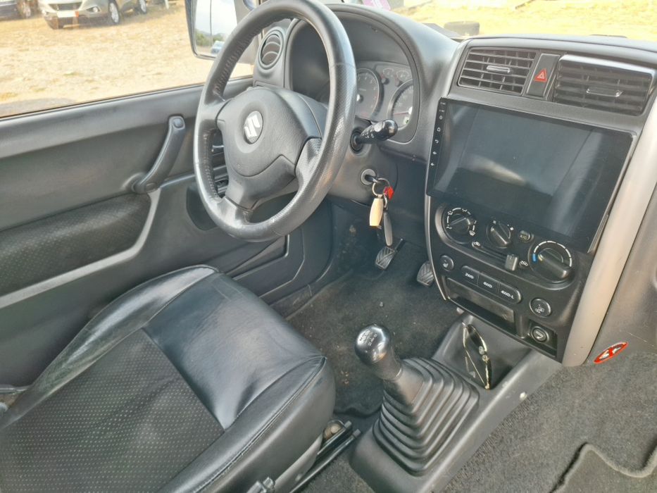 Vând suzuki jimny