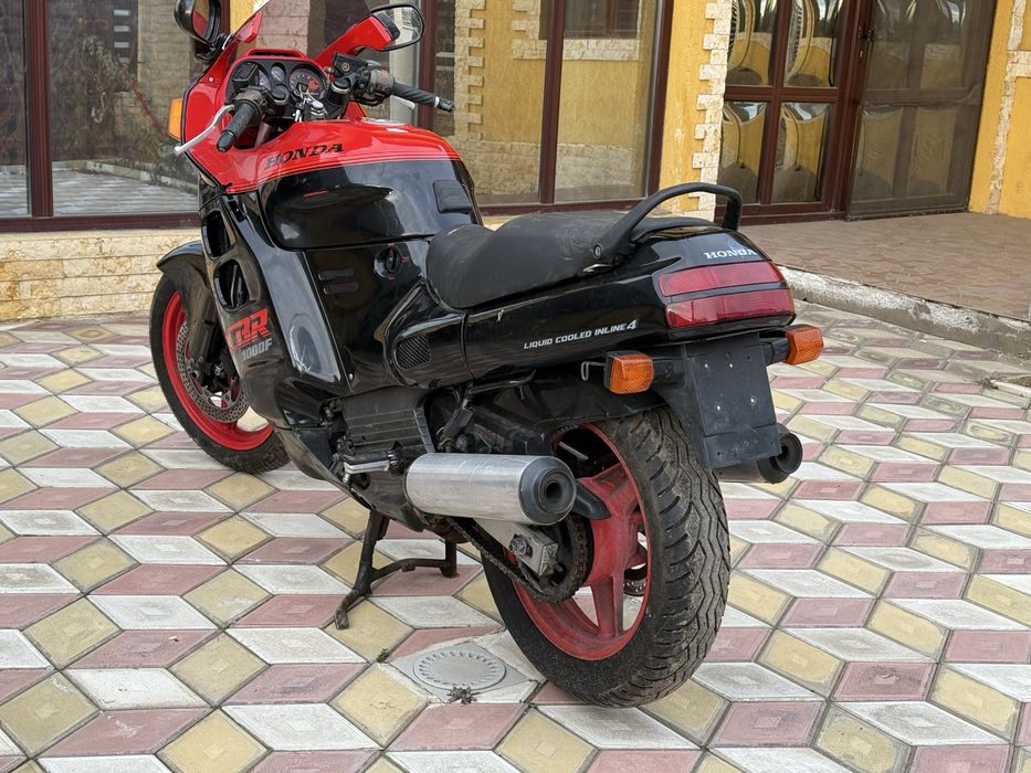 Vand Honda CBR 1000f