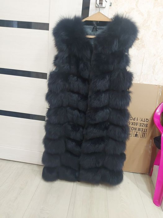 Продам песцовую желетку