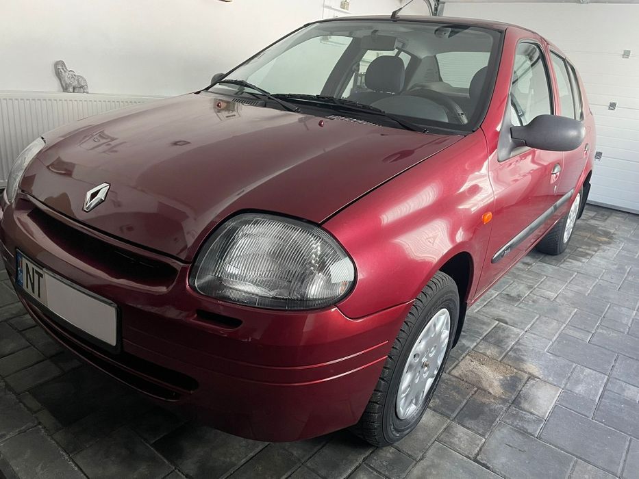 Renault Clio model 2005 benzina 1.4