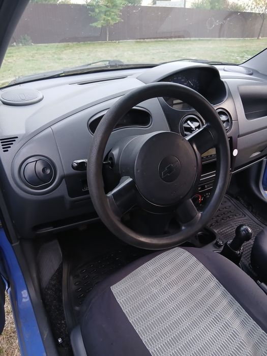 Chevrolet spark.