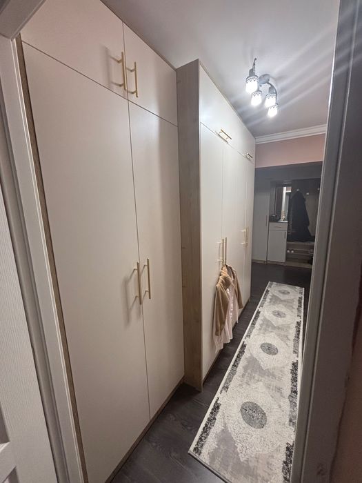 Închiriez apartament cu 2 camere