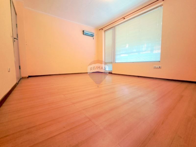 Продава се Тристаен апартамент в Варна, Възраждане 1 - 94 кв.м за 1649 €/кв.м - Снимка #5