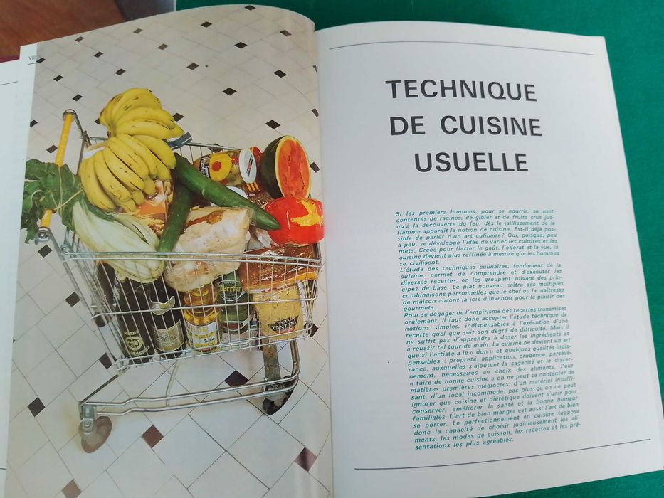 Dictionar enciclopedic Larousse.