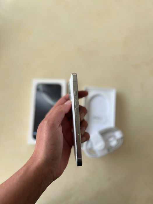 Iphone 16 pro  - 128gb - stare perfecta - cu toate Accesoriile