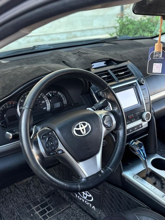 Срочно продаю машина Камри 50