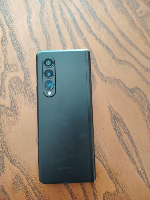 Samsung galaxy Z fold 3 5G madel