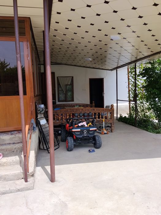 Uy  hovli  sotiladi