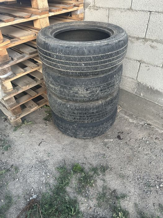 Продам резину 225/65/17