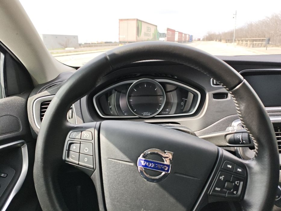 VOLVO V40 2015 — imagine 3