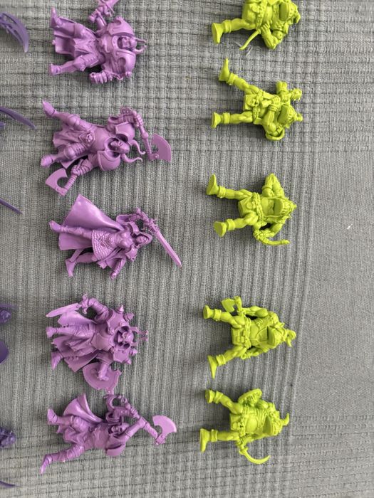 Продам фигурки эльфы, орки, гномы