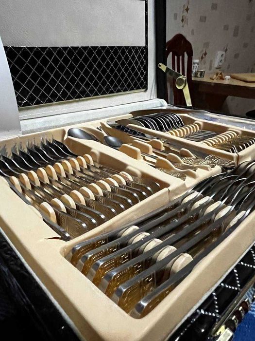 2 оригинальных набора, посуда и стол.приборы Zepter.