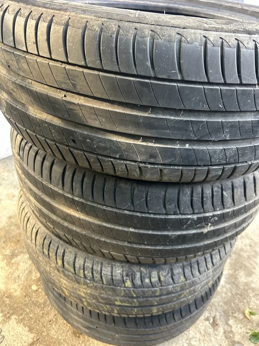 215 55 17 Michelin vara
