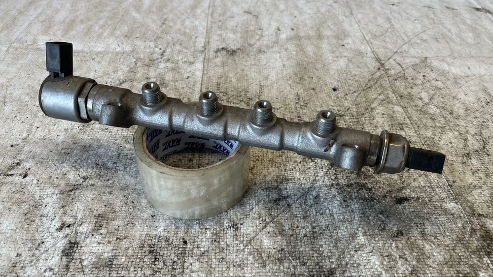 Volkswagen Skoda 1.6 TDi горивна рейка