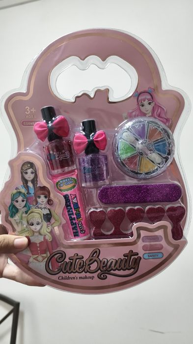 Игрушечная косметика