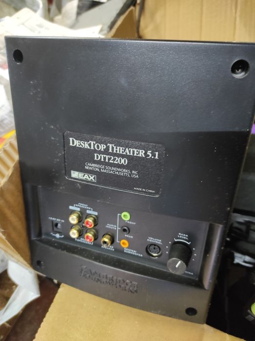 Vand sistem boxe 5.1. DESKTOP THEATER 5.1 DTT2200 CAMBRIDGE SOUNDWORKS, INC Newton, Massachusetts, USA