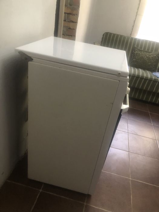 Продам газовую плиту
