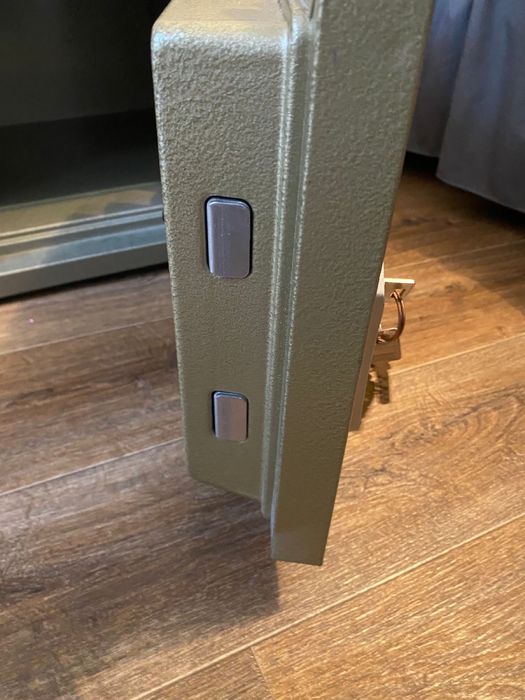 Продаю сейф огнеупорный