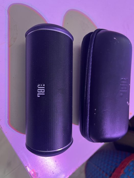 Тонколонка JBL преносима