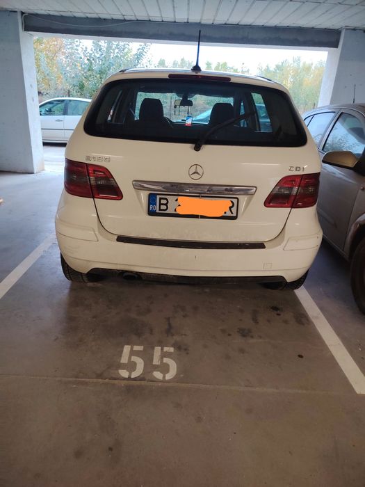 Mercedes-Benz B 180