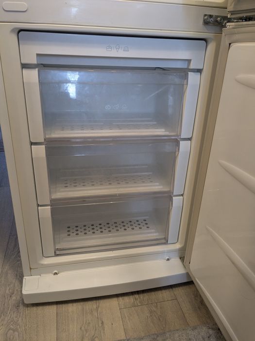 Продам холодильник LG nofrost