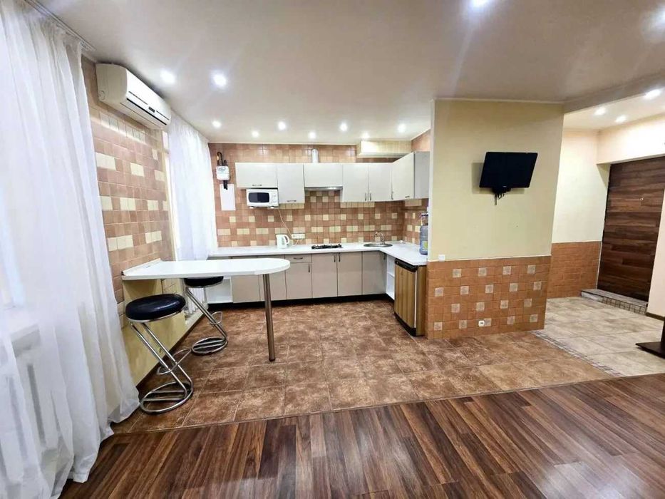 Дава се под наем Едностаен апартамент в София, Витоша - 50 кв.м за 408 € - Снимка #3