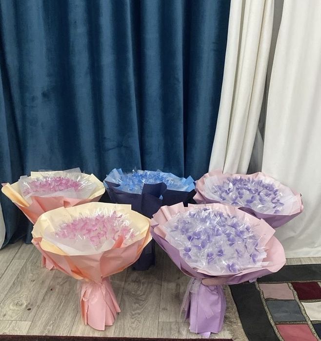 Светящийся букет с бабочками