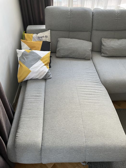 Сив диван Айко + подарък масичка
