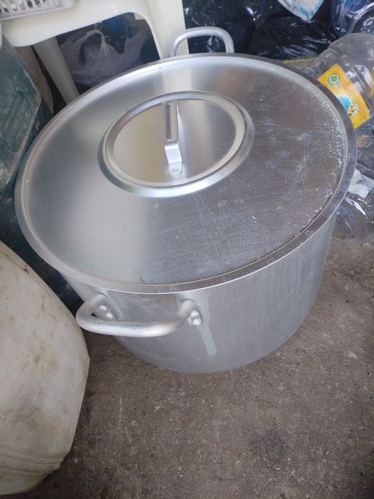 Продам кастрюли эмалированные