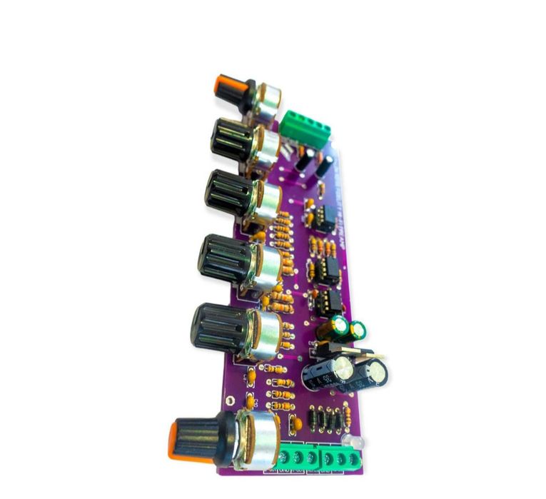 Preamplificator audio 2.1 bass subwoofer