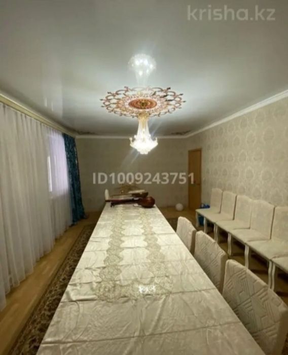 Стол продается 10стулья