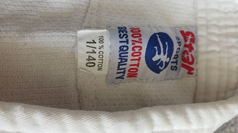 Продам кимоно для восточных единоборств.