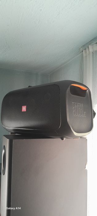 Vând boxa JBL Pary boxa