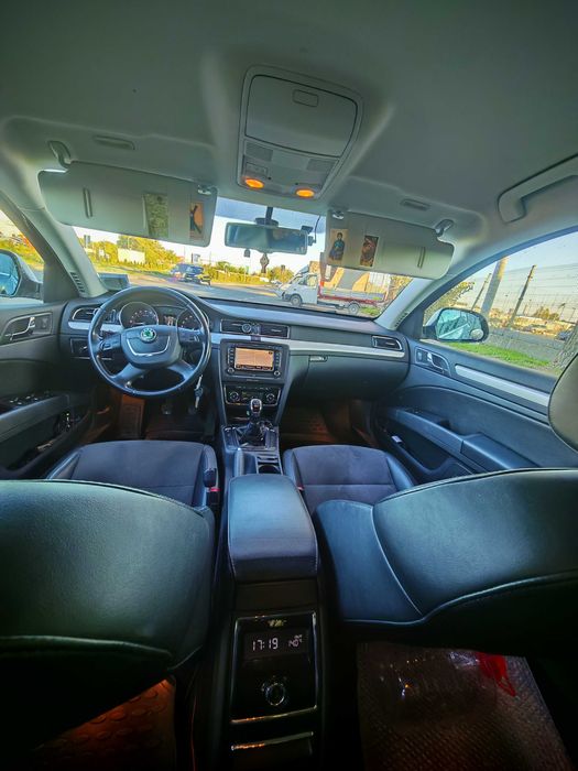 Vând Skoda Superb 2 II