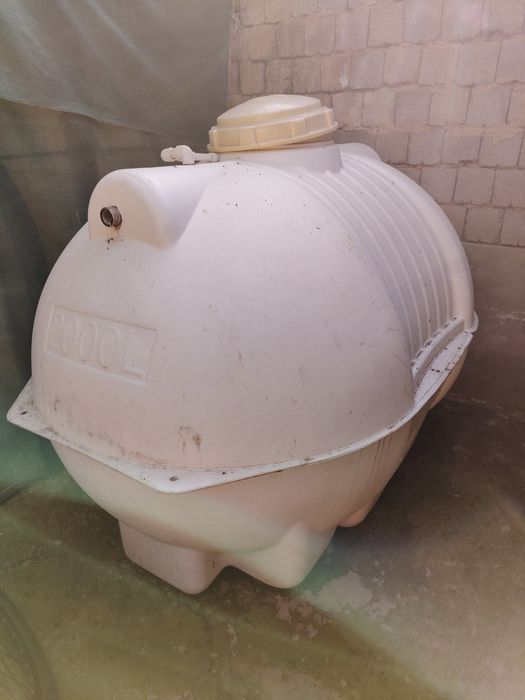 Бочка 2000 литр пластмас