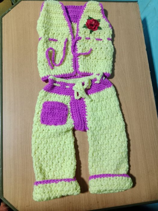 Вязанная децкая одежда