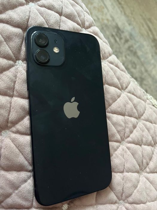 продам айфон 12 128гб