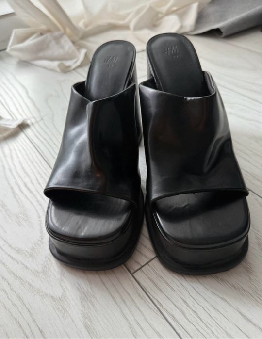 Saboti cu toc • H&M • 38