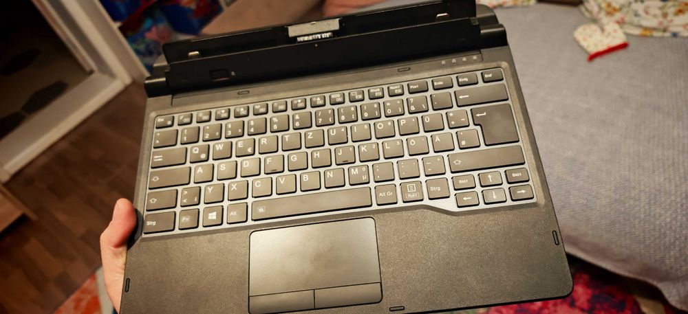 Laptop-tabletă 2 în 1 Fujitsu Stylistic Q738 i5-8350 8Gb ram 120Gb SSD