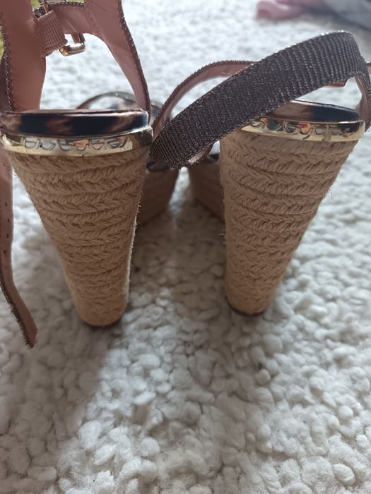 Platforme mărimea 35