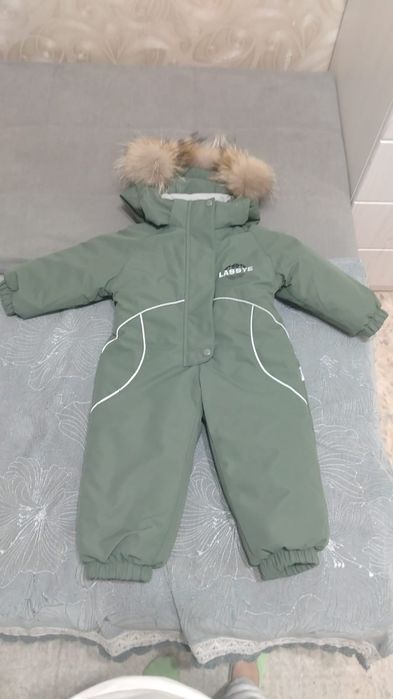 Продам комбинезон  зимний.