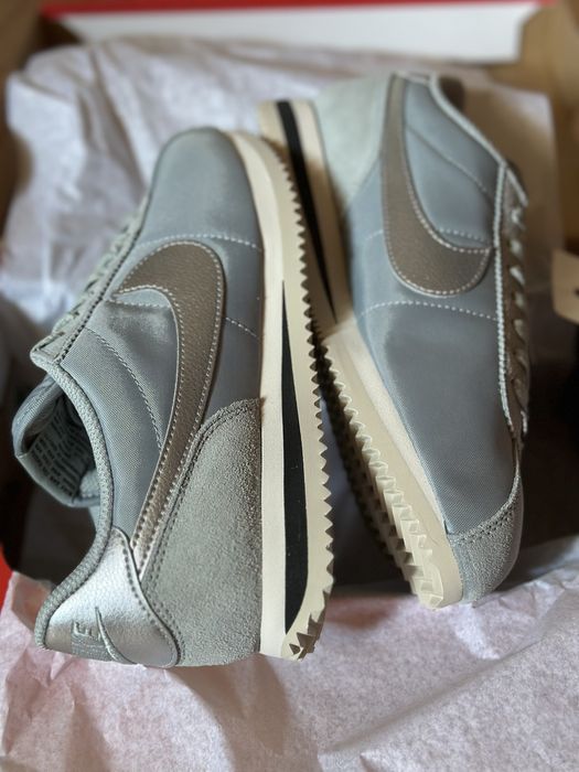 Дамски маратонки Nike Cortez Textile