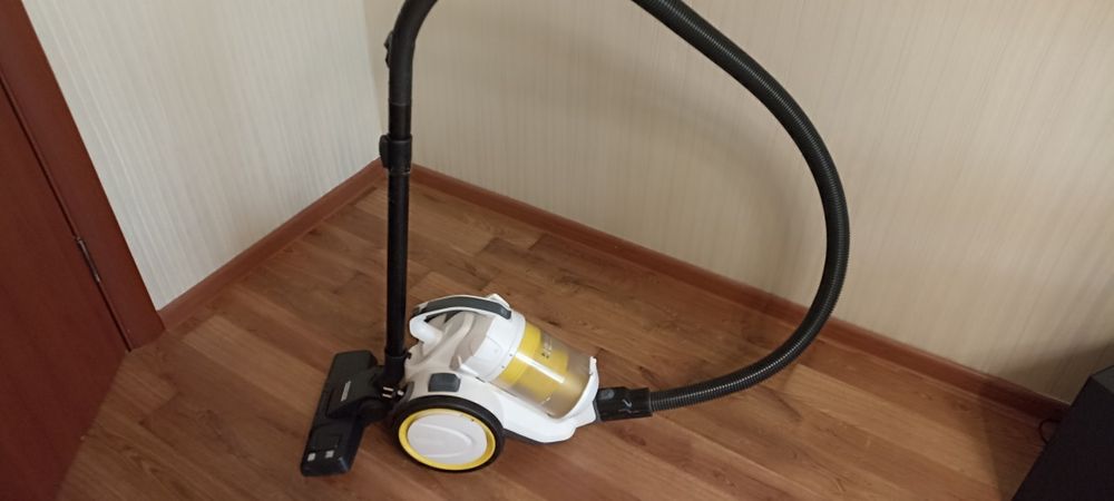 Продается пылисос karcher