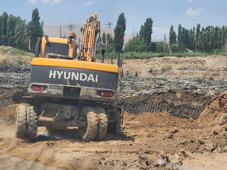 Продается экскаватор