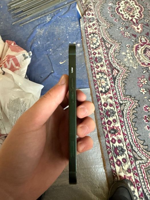 Продам айфон 13 идеал надо срочно продать