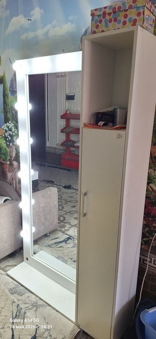 Продам шкаф с зеркалом и подсветкой