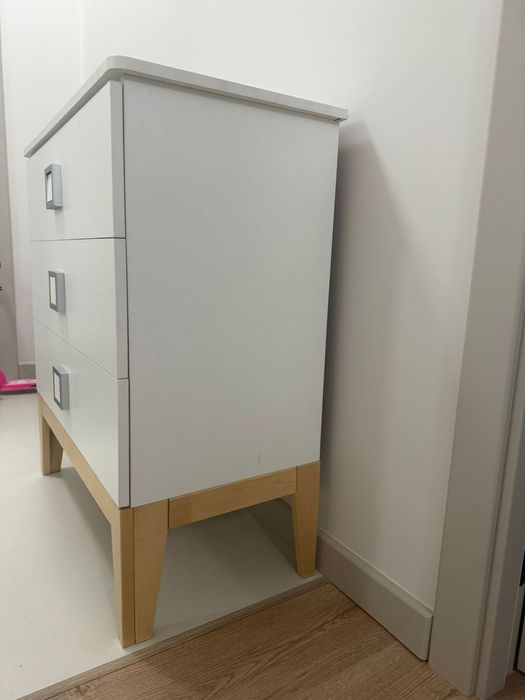 Детский шкаф с полочками