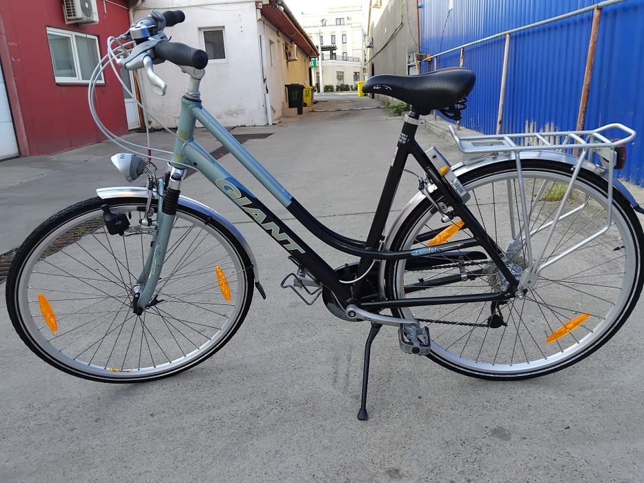 Vând bicicleta Giant din aluminiu pentru damă