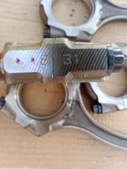 Биела Биели Мотовилка Toyota Avensis III 2.0 бензин, 152 к.с.