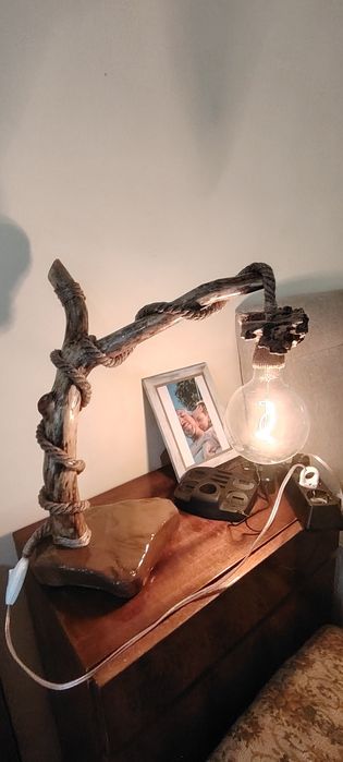 Бутикови, ръчно изработени лампи от дърво и метал. По поръчка!